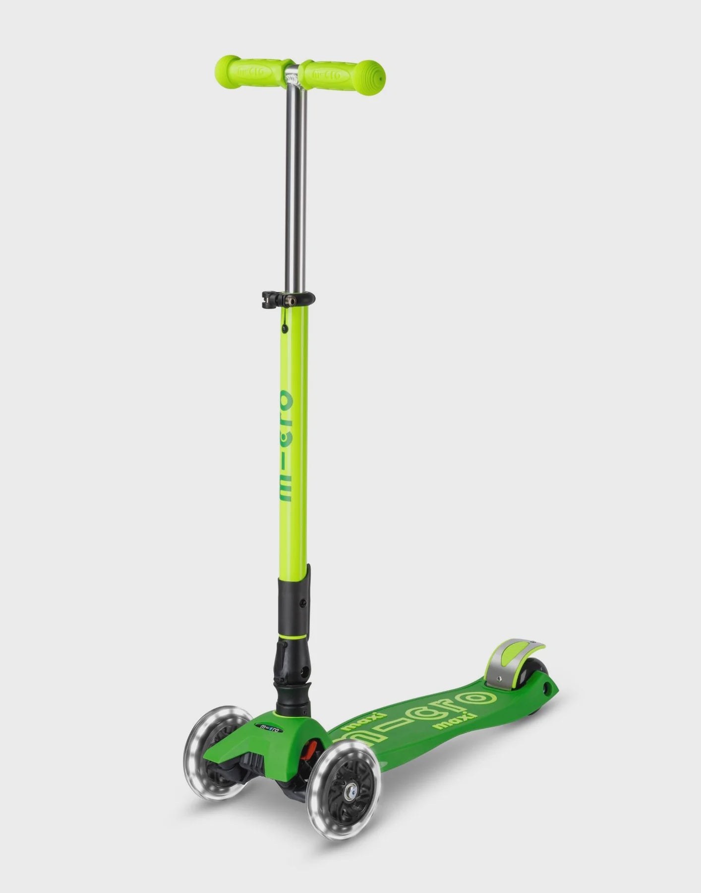 Maxi Micro Deluxe 3-wheel Foldable Scooter LED